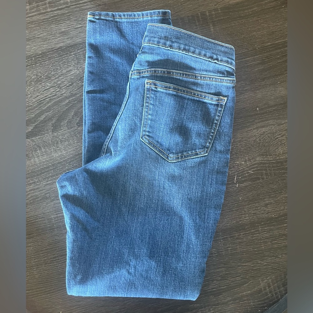 Old Navy, Sweetheart Slim Jeans. Size 10